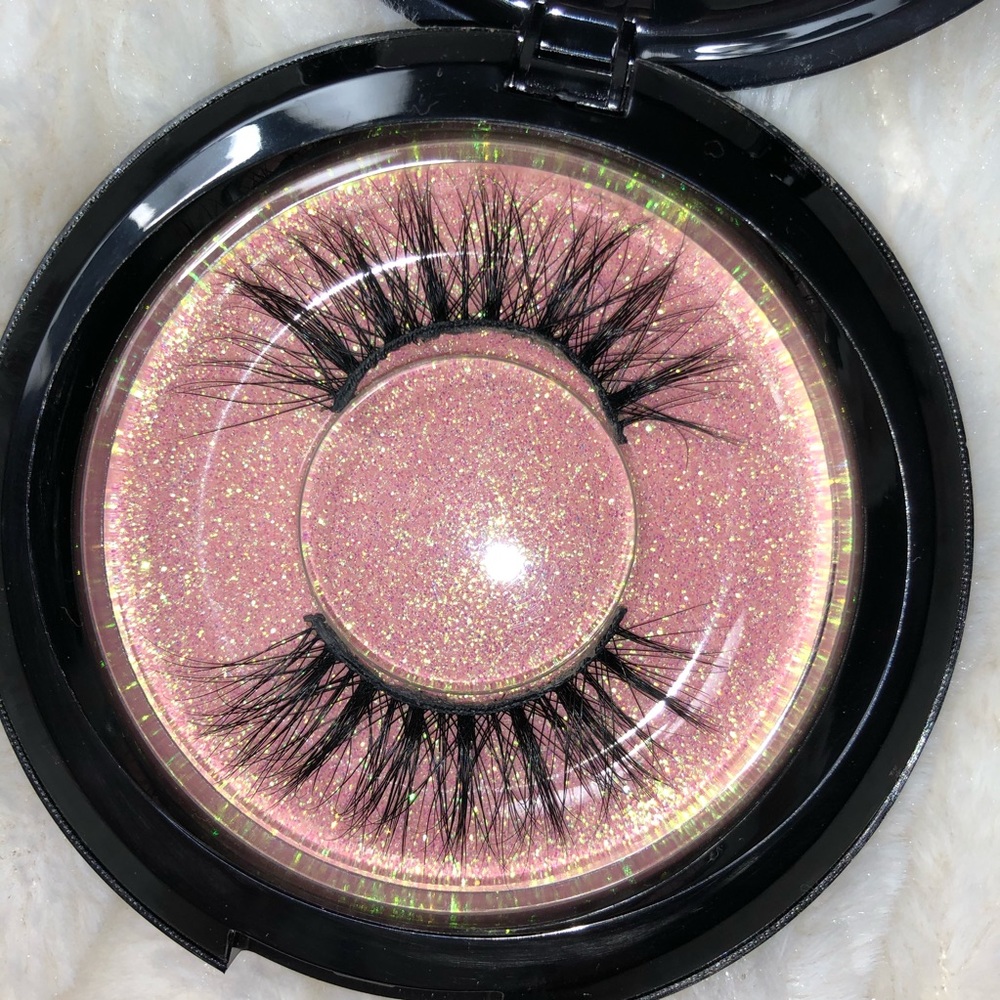 Brand New Real Mink Lashes w/ custom case